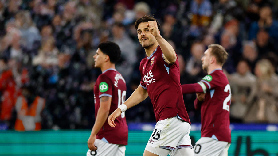 Уест Хам срещу Уулвс в битка на дъното с огромен залог