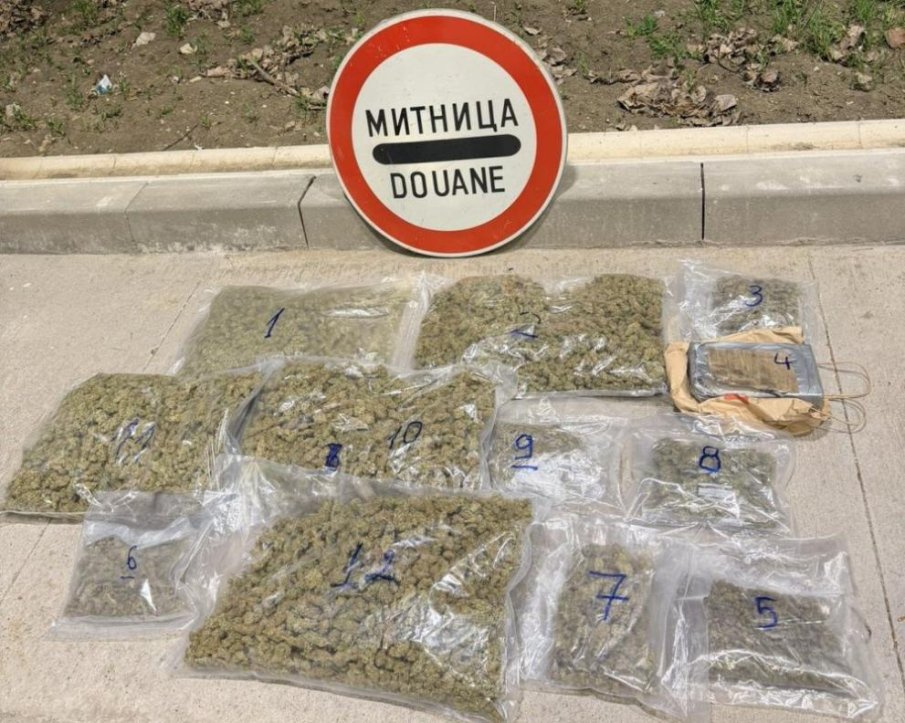 Вместо авокадо и манго: Откриха над 1 кг кокаин и 6 кг марихуана в камион