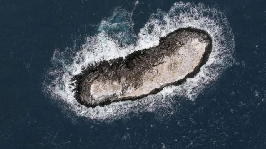 ЗЕМЯТА ИМА ТАЙНИ: Нов остров се появи мистериозно