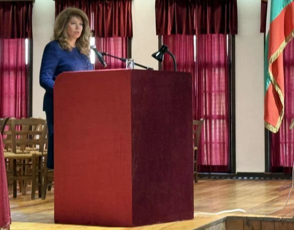 Илияна Йотова от Велико Търново: Последните поправки в Конституцията ни казват нещо много тревожно за българските граждани