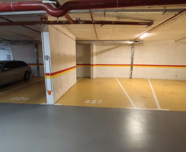 ЛУДОСТ: Цената на един гараж в Пловдив удари 21 000 евро