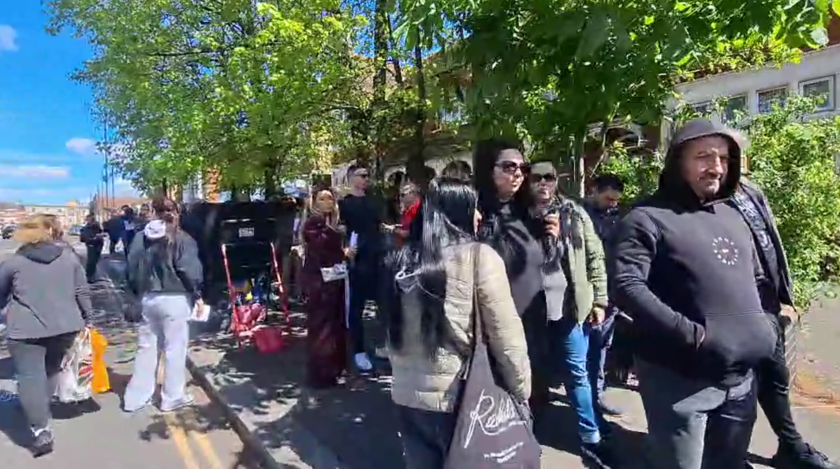 Чакане до 2 часа пред българската секция в Северен Лондон