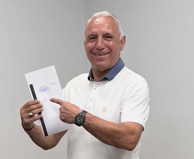 И Стоичков гласува: Изпълних своя дълг (СНИМКИ)