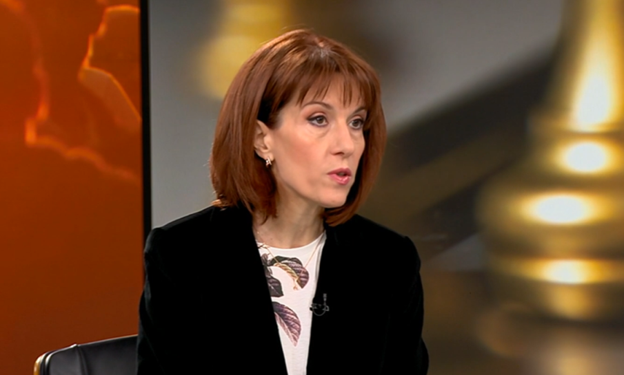 ДЕН ПРЕДИ ВОТА: Шефката на ЦИК с подробности за секциите, машините и бюлетините