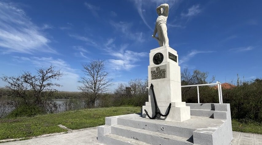 Руши се единственият паметник на морячеството