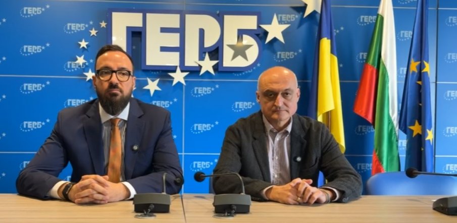 ИЗВЪНРЕДНО В ПИК! Представители на ГЕРБ отидоха да видят машините за гласуване - хора на ЦИК и Сиела норма ги нападнаха (ВИДЕО)