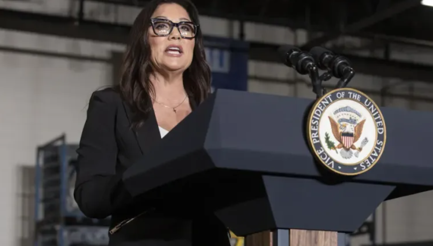 Тръмп се раздели с трудовата си министърка след секс скандал