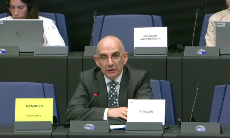 Петър Волгин към Хаджа Лабиб: Не трябва да ни подготвяте спасителни ранички с фенерче, запалка и нокторезачка, а трябва да предотвратите войната!