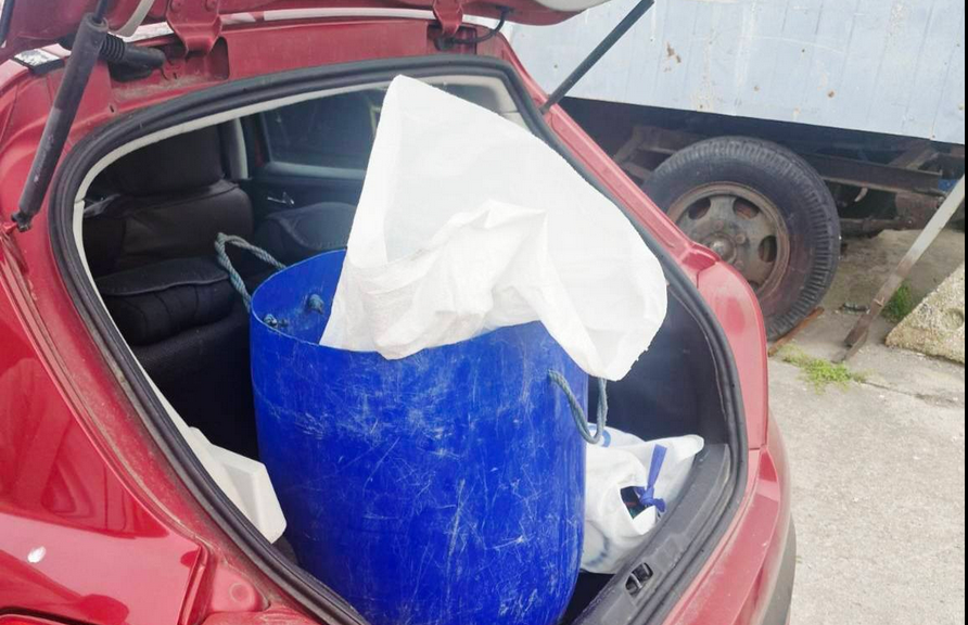 Иззеха над 18 кг калкан от автомобил край Балчик (СНИМКИ)