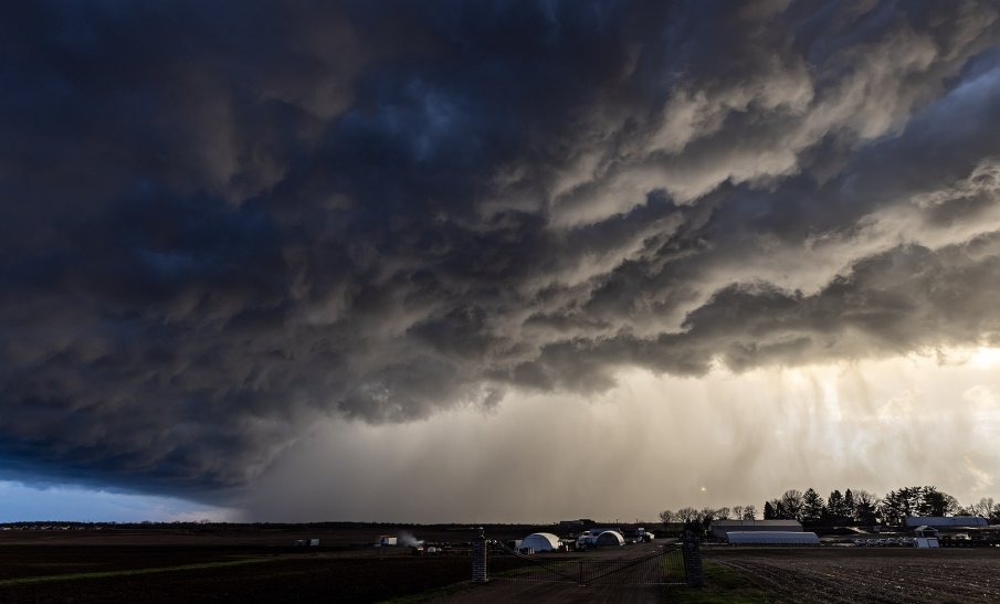 Мощно торнадо удари Оклахома (ВИДЕО)