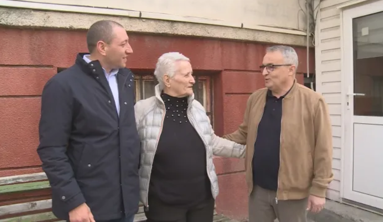 Двама измамиха възрастна жена - искали да ѝ подарят тенджери