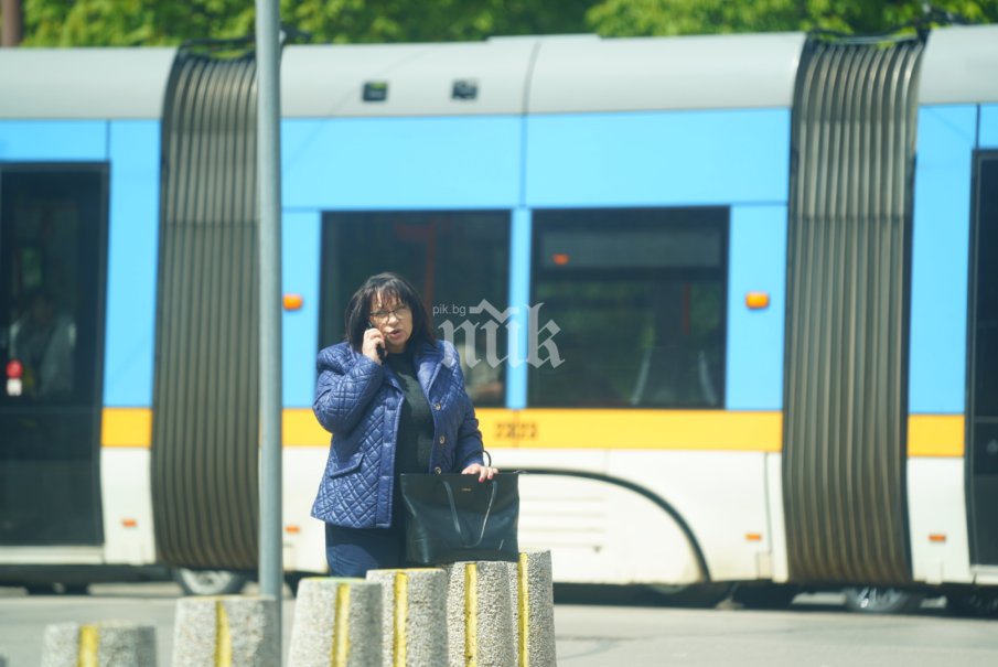САМО В ПИК! Теменужка Петкова се теши след изборната загуба с разходки и лъскави аксесоари (СНИМКИ)