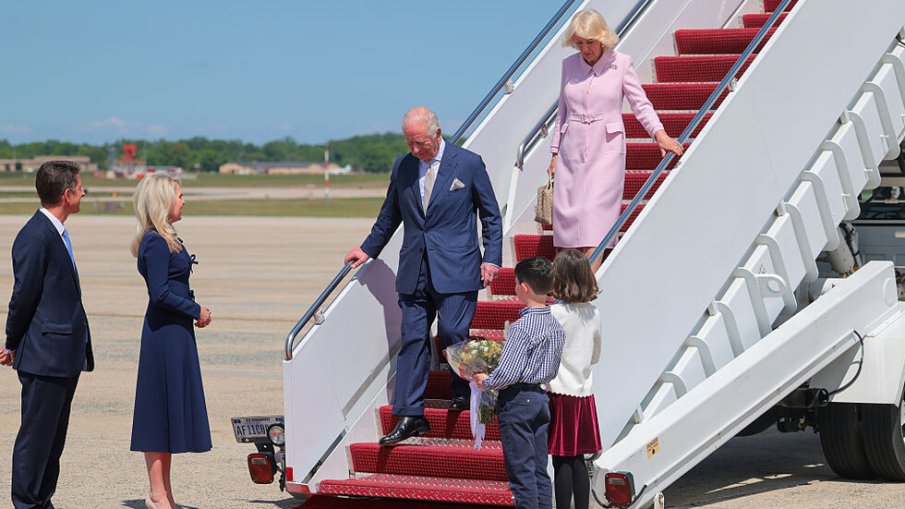 Чарлз и Камила пристигнаха на държавна визита в САЩ