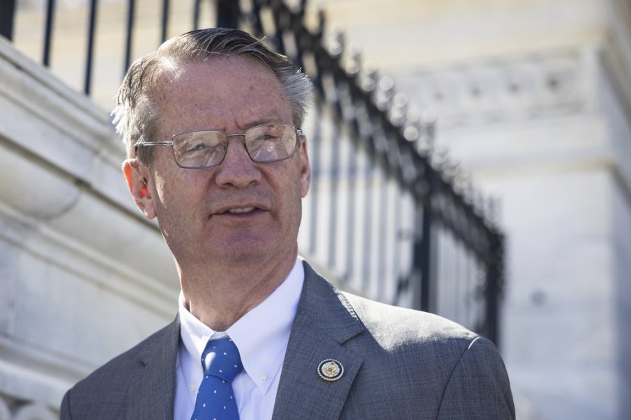 Американски конгресмен: Време е САЩ да огласят данните за съществуването на извънземни