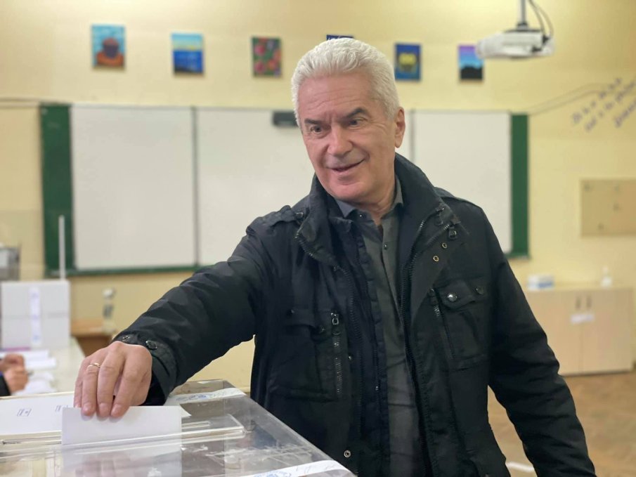 НАПАДЕНИЕ И БЯГСТВО: Нов ЕКШЪН около Волен Сидеров