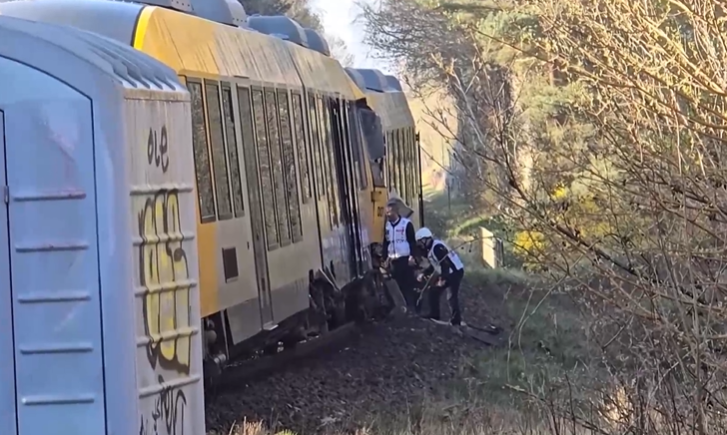 Два влака се сблъскаха челно в Дания, четирима се борят за живота си, други 17 са ранени (СНИМКИ/ВИДЕО)