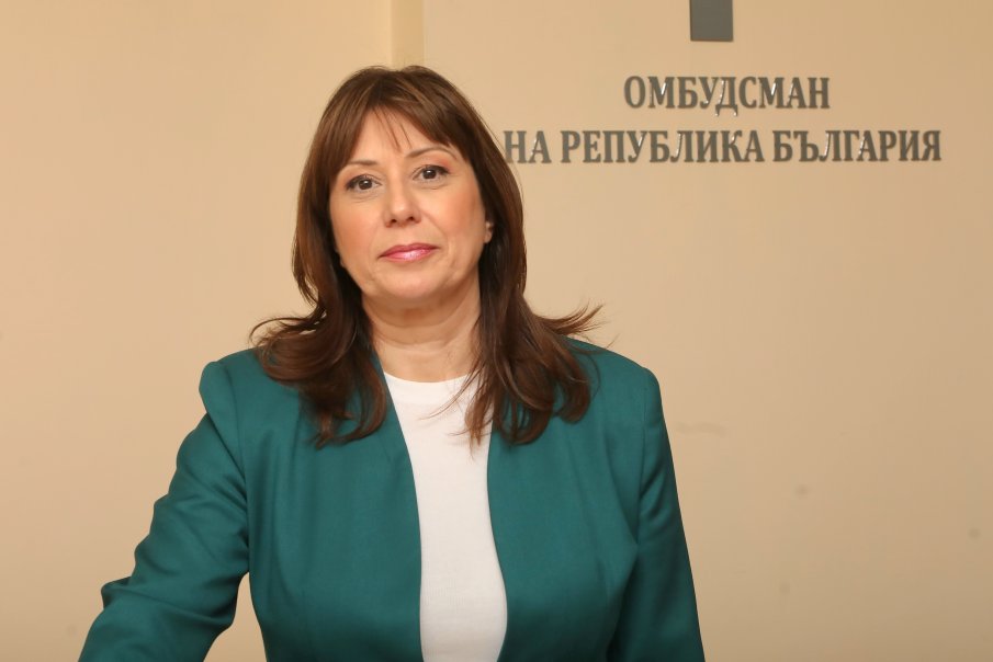 Омбудсманът поиска спешни мерки за гарантиране правата на зрелостниците при предстоящите матури