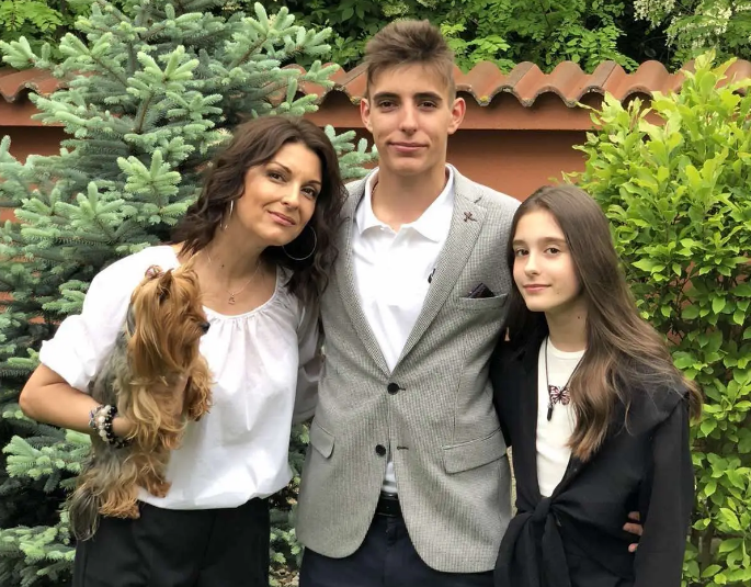 ЗОВ ЗА ПОМОЩ: Майка на две деца има нужда от средства, за да пребори агресивен рак