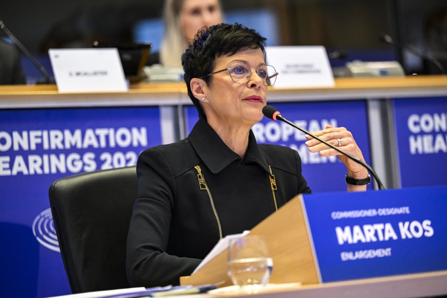 ЕС спря финансовата помощ за Сърбия