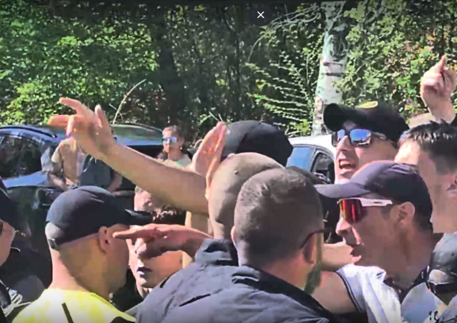 Напрежението продължава, феновете на Славия изригнаха с отворено писмо