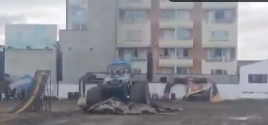 АТВ се вряза в зрители на автомобилно шоу в Колумбия, има загинали (ВИДЕО)