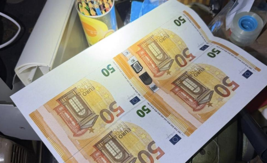 Разкриха печатница за фалшиви пари в София (СНИМКИ)