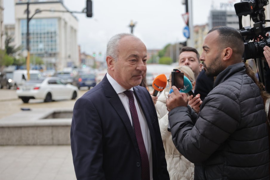 СЛУХ: Гълъб Донев ще бъде вицепремиер и министър на финансите