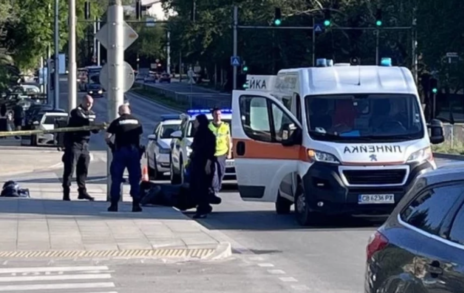 Кола помете младеж със скутер до хранителния университет в Пловдив