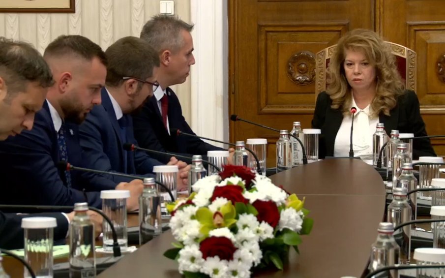 ЕКШЪН В ПРЕЗИДЕНТСТВОТО! Йотова и Възраждане в спор за европейското бъдеще на България