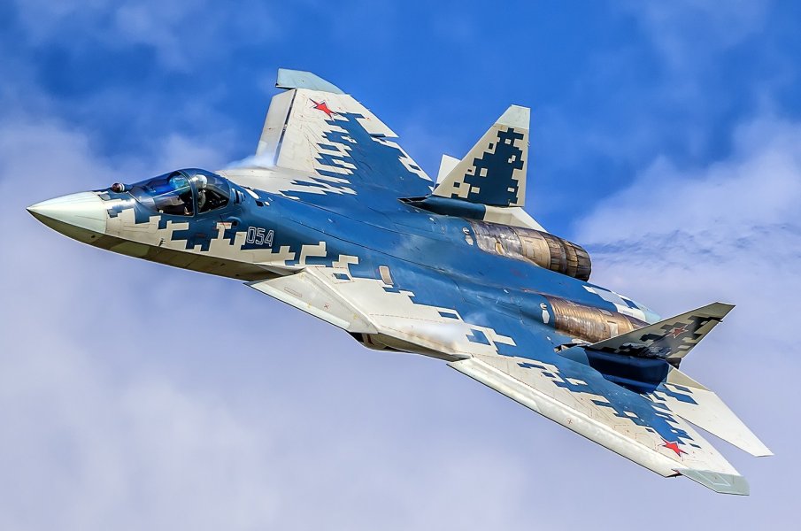 Русия разработва нова версия на изтребителя Су-57 Фелон