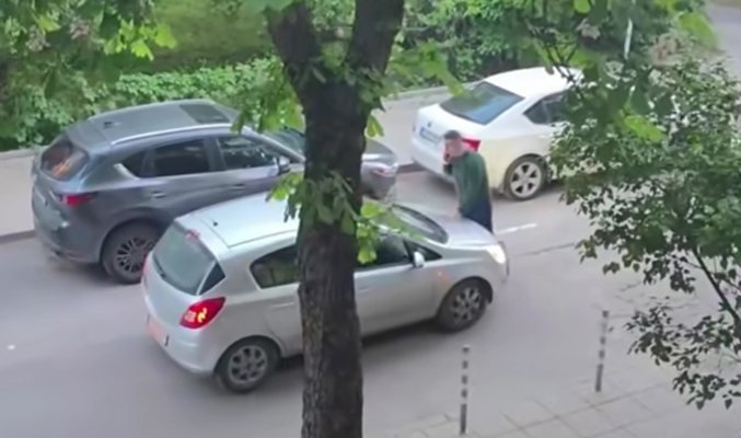 Самозабравилият се Мирчев трябва да целува ръце на Дара