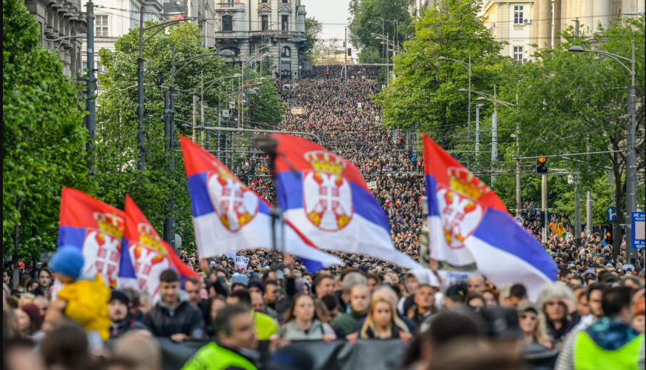 Мащабен антиправителствен протест в Белград, МВнР предупреждава за възможни затруднения и блокади