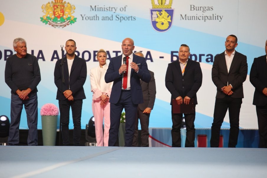 Спортният министър откри Световната купа по спортна акробатика в Бургас