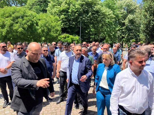ИЗВЪНРЕДНО! Ерол Мюмюн с първи думи след разпита: Полицейските репресии продължават! МВР се използва за политически цели (ВИДЕО)