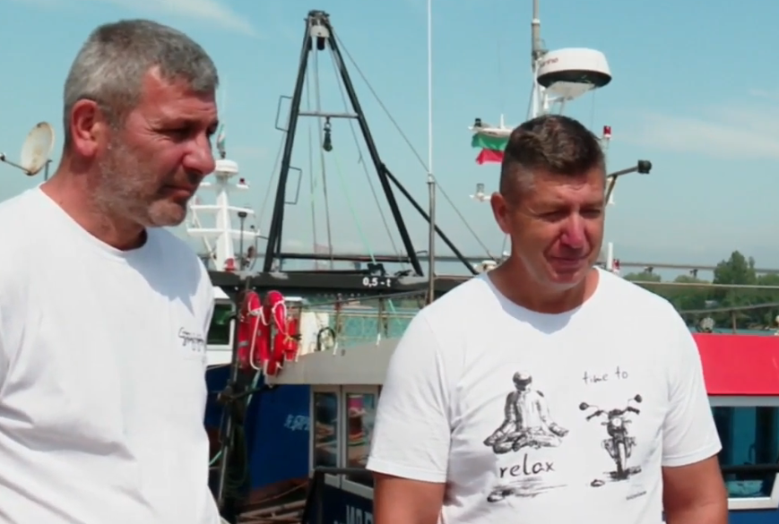 Варненски рибари извадиха 10 тона отпадъци от Черно море