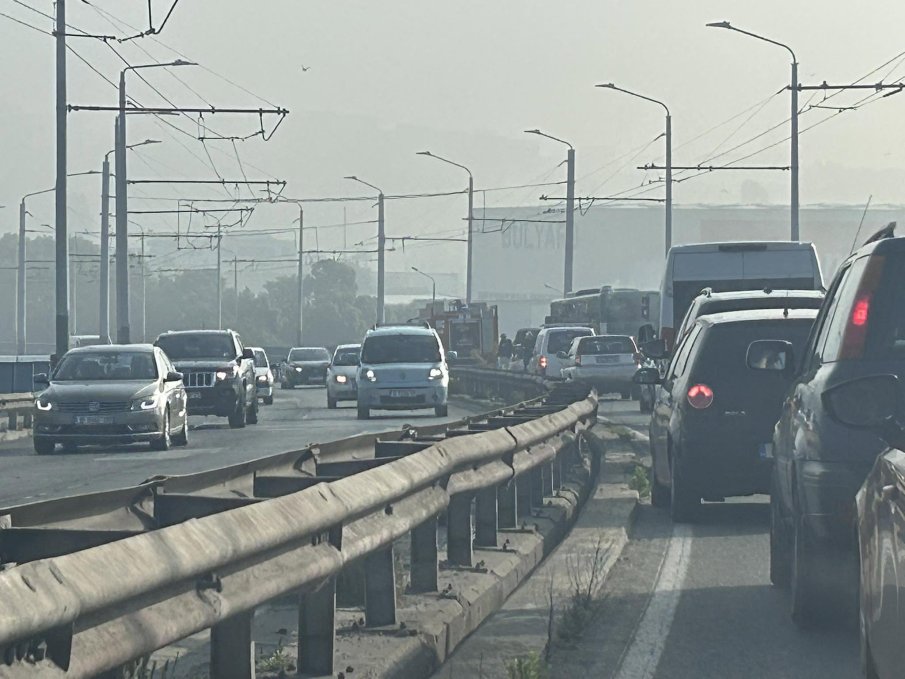 Автобус се запали на Аспаруховия мост