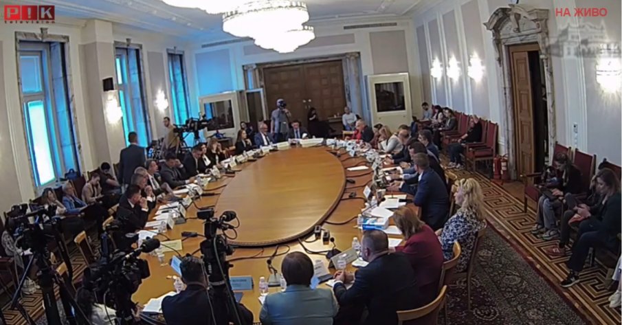 ОТ ПОСЛЕДНИТЕ МИНУТИ: Управляващите оттеглят предложенията за теглене на нов заем до 3,8 млрд. евро