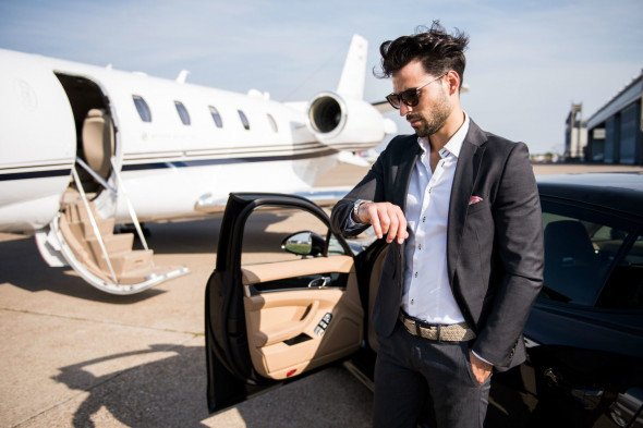 Броят на милионерите по света достига рекордни нива през 2025 г.