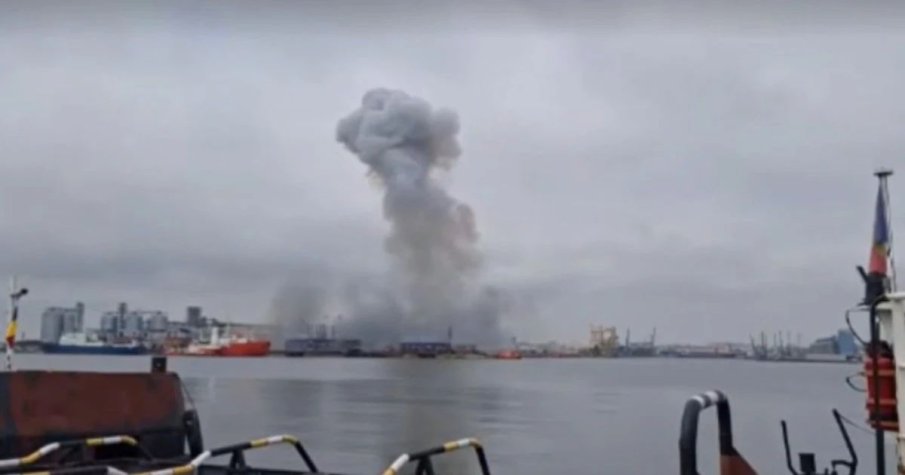 Морски дрон експлодира край пристанището в румънския град Констанца