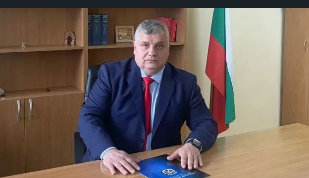 ПО ПРОЦЕДУРА! Ето кой трябва да седне в овакантения от Георги Кандев стол
