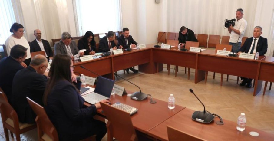 В КОМИСИЯТА РЕШИХА: Парламентът ще определя кой да бъде охраняван от НСО