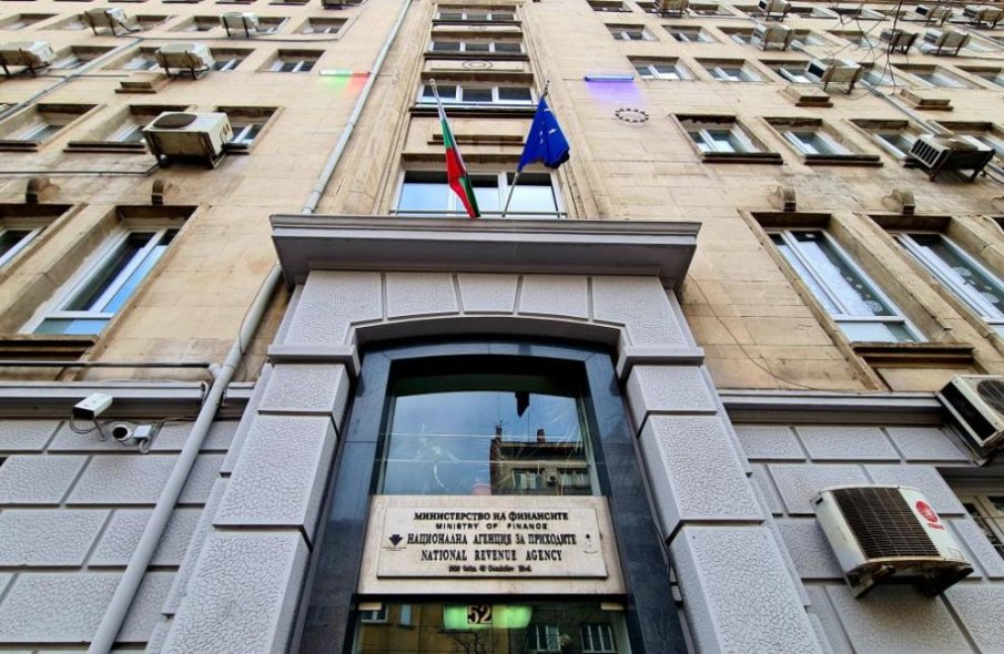 Остават две седмици на фирмите и едноличните търговци да обявят доходите си