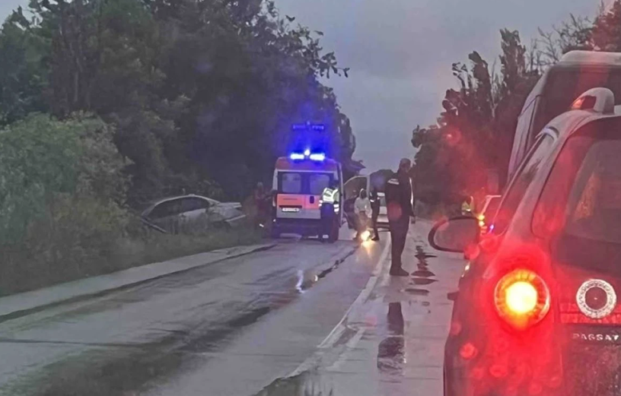 Катастрофа блокира трафика в района на Сливо поле