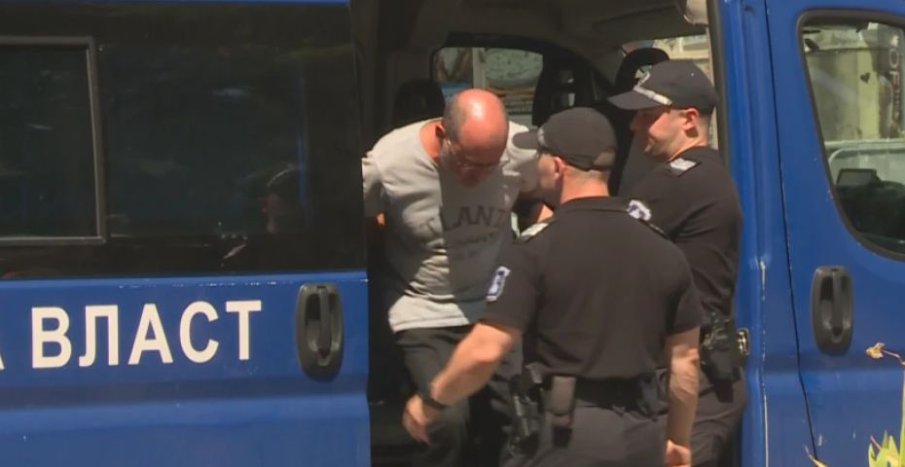Аферата Баба Алино: Пуснаха с подписка задържания при акцията в район Приморски