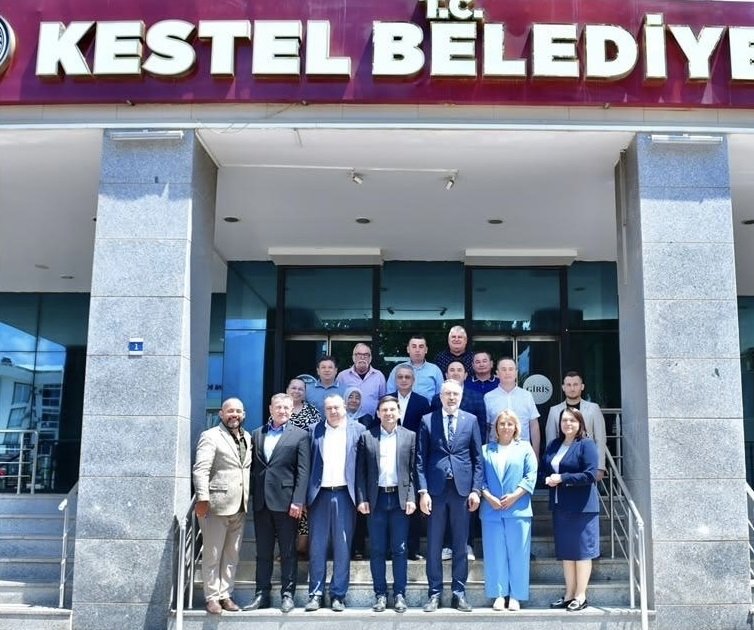 Представители на ДПС проведоха официална среща с кмета на община Кестел Ферхат Ерол