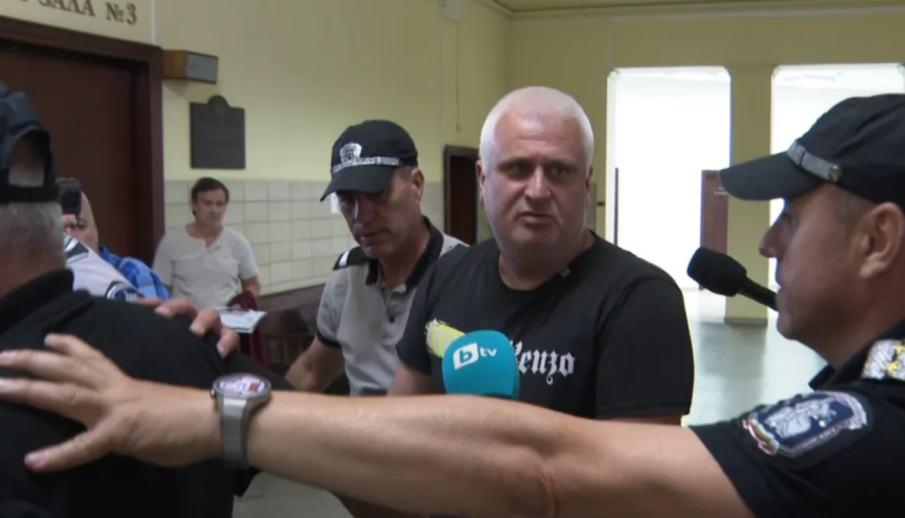 Шофьорът, разкъсал мантинелата на АМ Тракия и убил две деца, обжалва мярката си