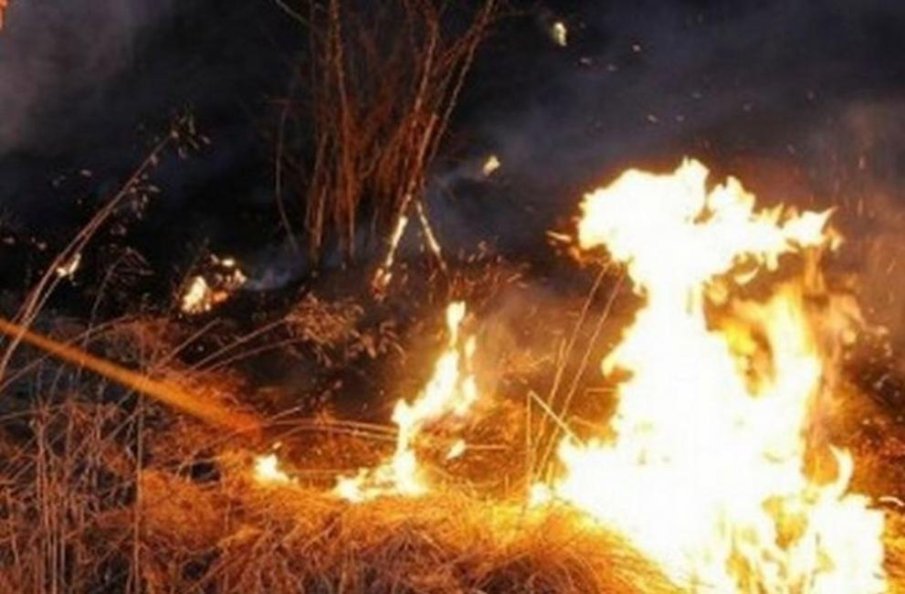 Голям пожар край Черноморец, горят бунгала и каравани