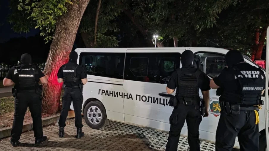 Разбиха схема за рент-а-кар измами, има десет задържани