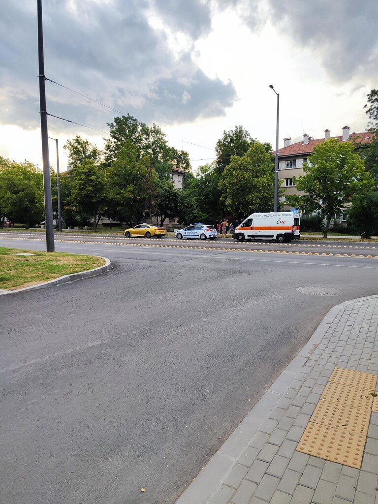 Младеж се разби с е-тротинетка край Западния парк в София