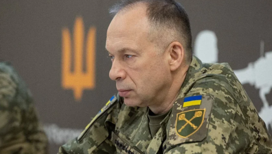 Зеленски обмисля освобождаването на главнокомандващия ген. Сирски заради масовите протести